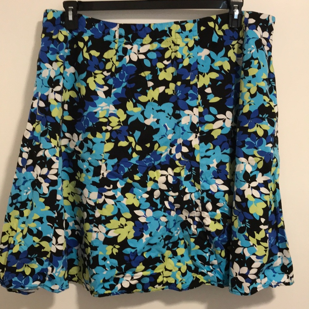 3x knee length skirt
